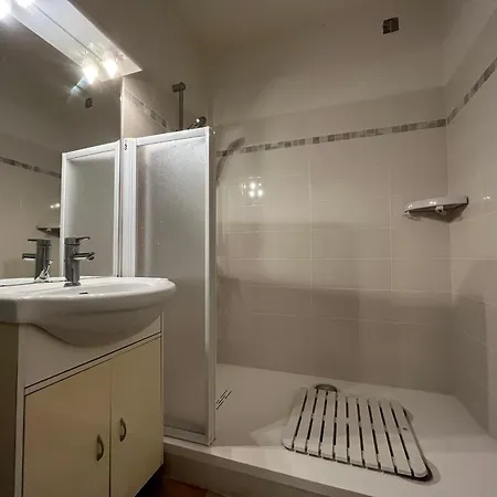 Apartment 2 Etoiles A Royan, 500m De La Plage, Jardinet Privatif, 4 Couchages, Quartier Calme - Fr-1-539-52 *