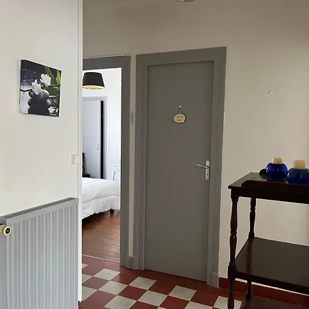 2 Etoiles A Royan, 500m De La Plage, Jardinet Privatif, 4 Couchages, Quartier Calme - Fr-1-539-52
