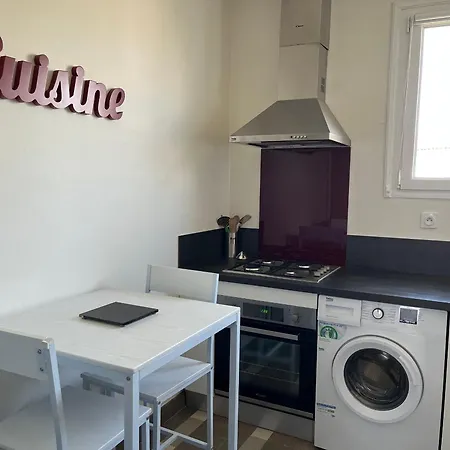 Apartment 2 Etoiles A Royan, 500m De La Plage, Jardinet Privatif, 4 Couchages, Quartier Calme - Fr-1-539-52 Royan