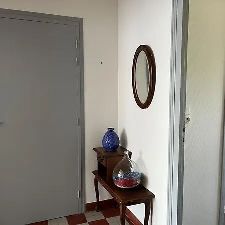 Apartment 2 Etoiles A Royan, 500m De La Plage, Jardinet Privatif, 4 Couchages, Quartier Calme - Fr-1-539-52 Royan