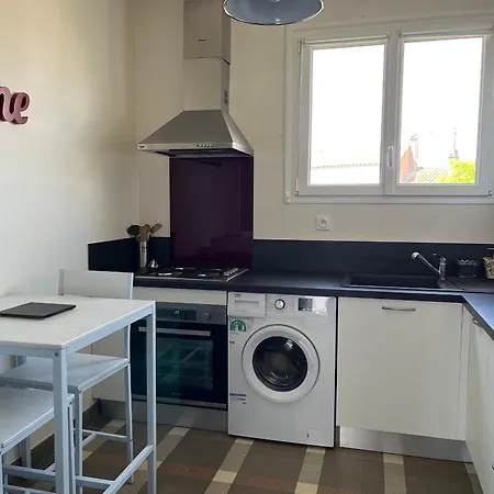 2 Etoiles A Royan, 500m De La Plage, Jardinet Privatif, 4 Couchages, Quartier Calme - Fr-1-539-52