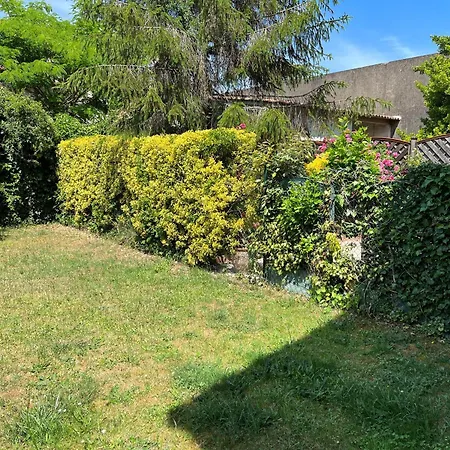 2 Etoiles A Royan, 500m De La Plage, Jardinet Privatif, 4 Couchages, Quartier Calme - Fr-1-539-52 Royan